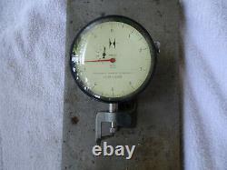 Hamilton Company Model 3150-01 Starrett No. 671 Dial Indicator With Metal Base