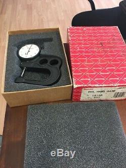 Starrett 1015 B-441 Portable Dial Thickness Gage. 001 to 1 Range with Case