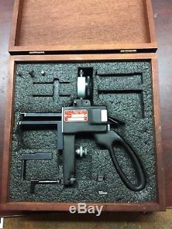 Starrett 1175 Dial Indicator Groove Gage wooden box