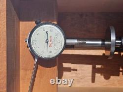 Starrett 25-131 Dial Indicator WITH LIFT LEVER AND BASE 0.125 Range. 0005 Grad