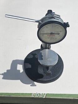 Starrett 25-131 Dial Indicator WITH LIFT LEVER AND BASE 0.125 Range. 0005 Grad