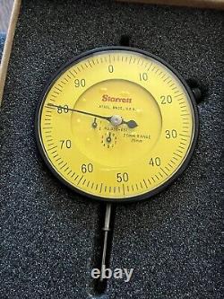 Starrett 656-881J-8 Dial Indicator 0-25mm Range, 0-100 Balanced Dial