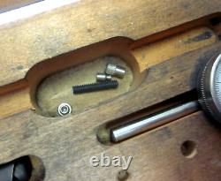 VINTAGE Starrett No. 657 magnetic base with No. 196 dial indicator withwooden case