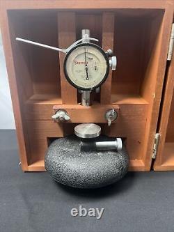 Vintage Starrett 25-611 Dial Indicator With Stand And Box